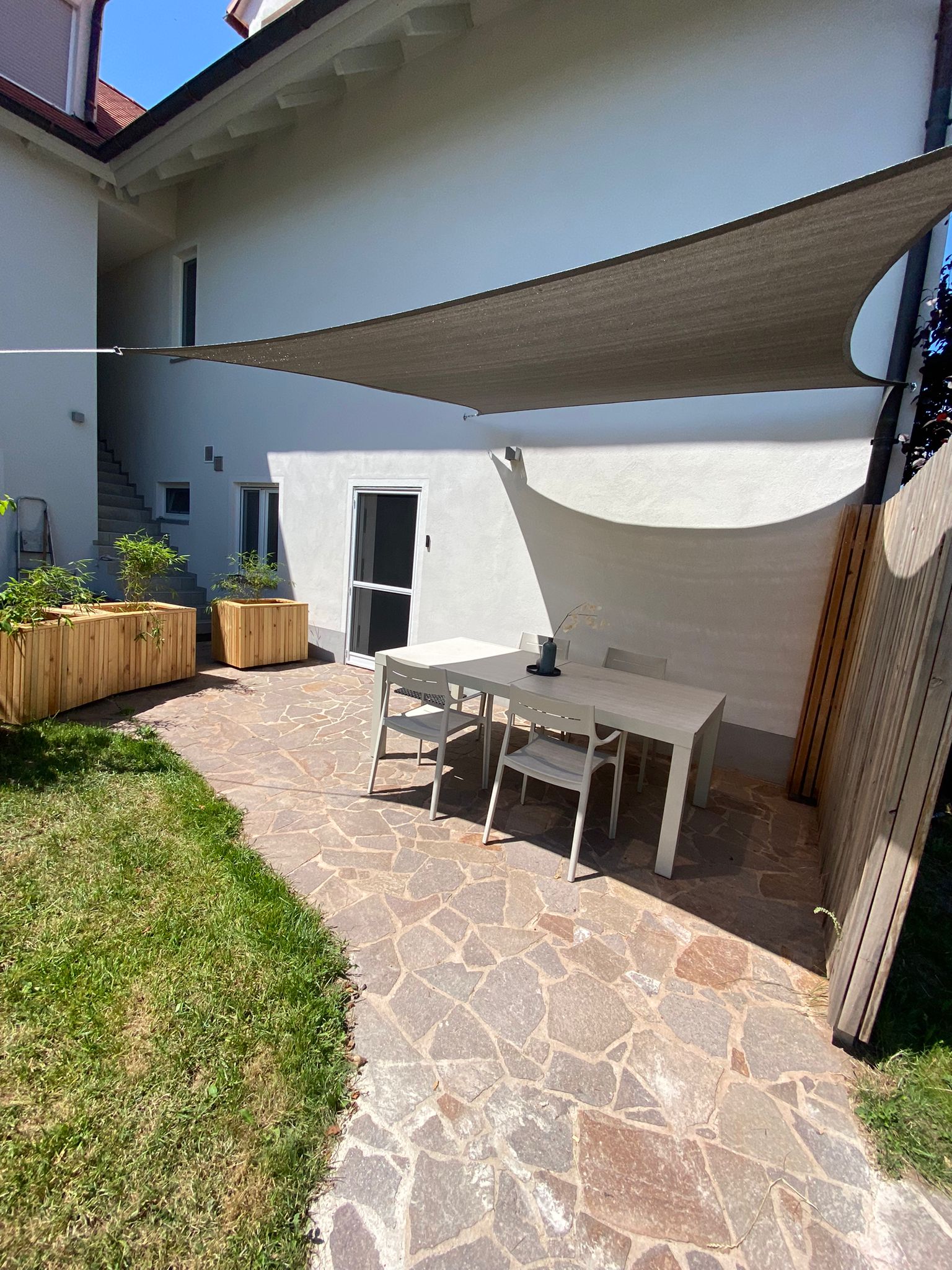 Seenlandstudio Terrasse Sonnensegel